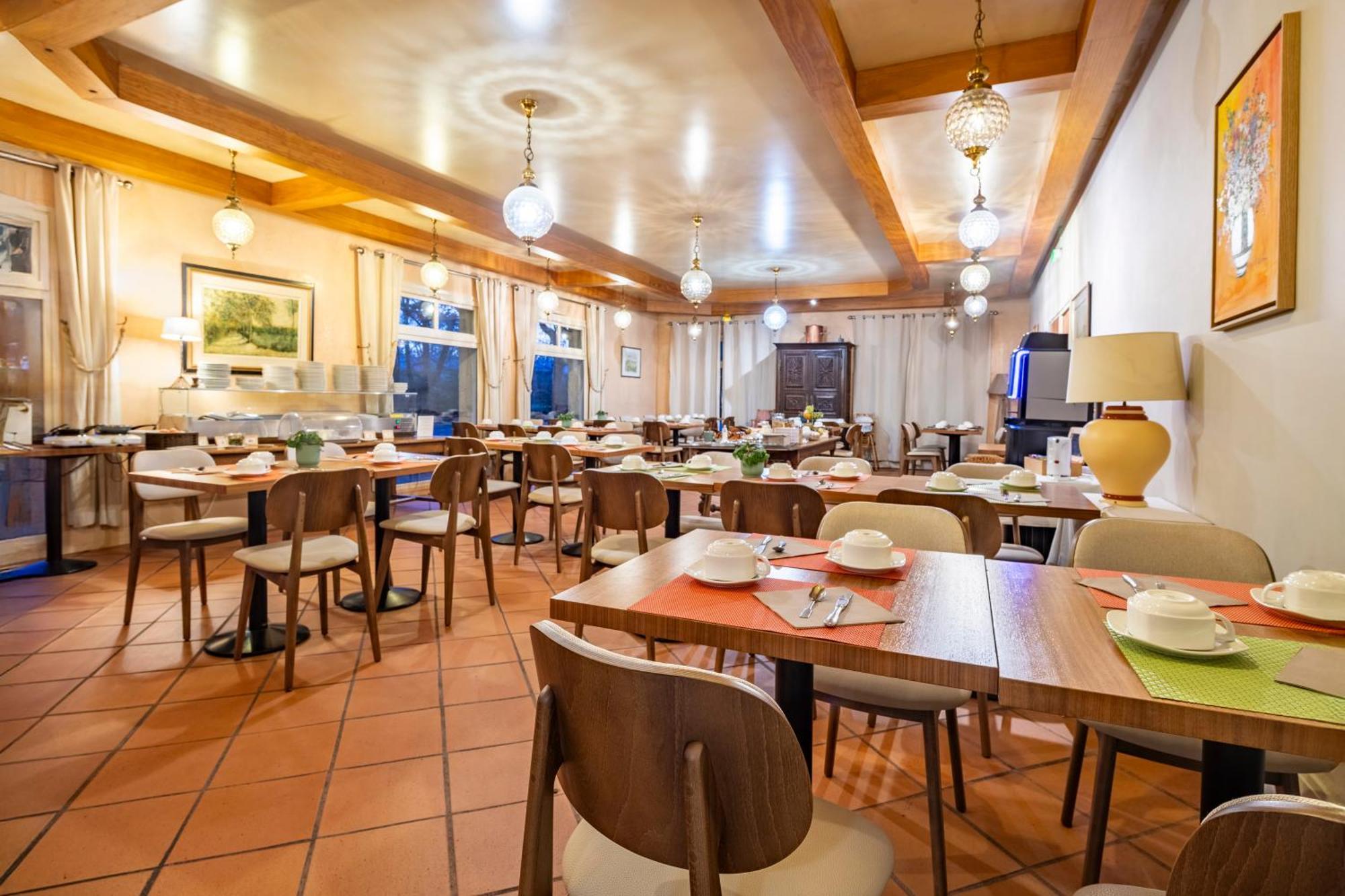Le Relais Fleuri, Hotel Et Restaurant Logis - Avallon Sauvigny-le-Bois Exteriér fotografie