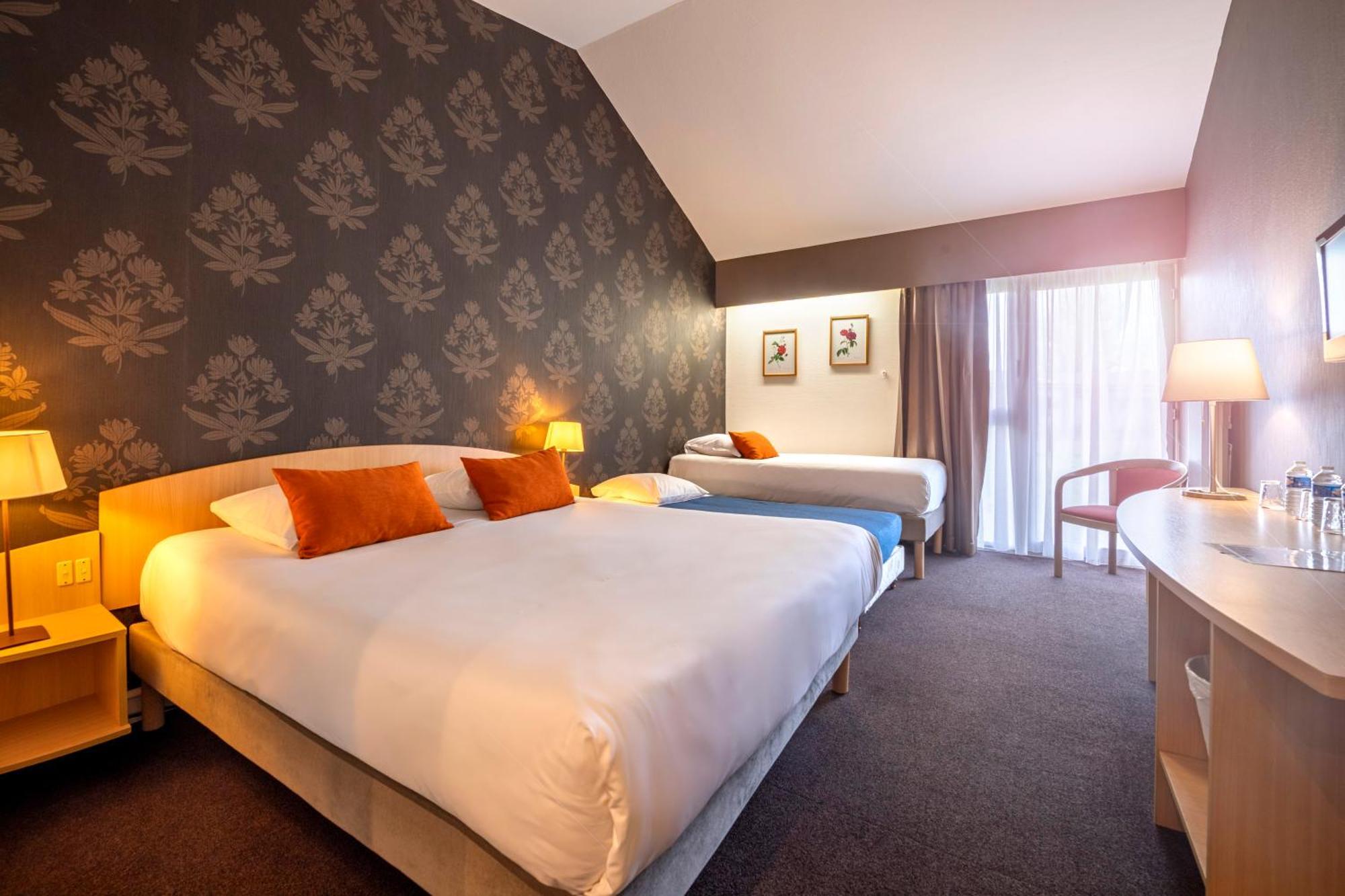 Le Relais Fleuri, Hotel Et Restaurant Logis - Avallon Sauvigny-le-Bois Exteriér fotografie
