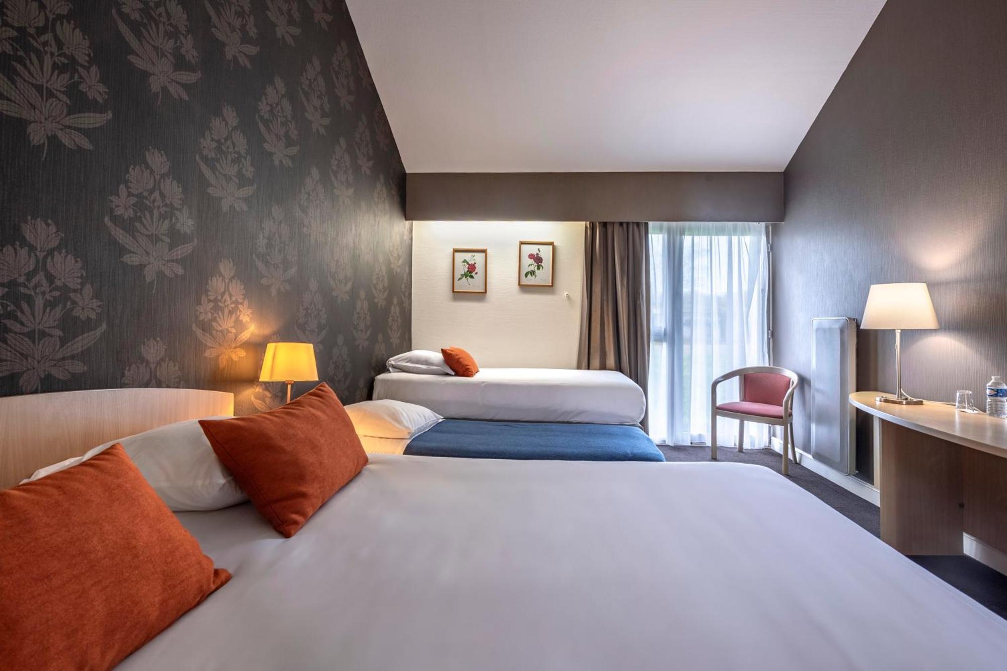 Le Relais Fleuri, Hotel Et Restaurant Logis - Avallon Sauvigny-le-Bois Exteriér fotografie