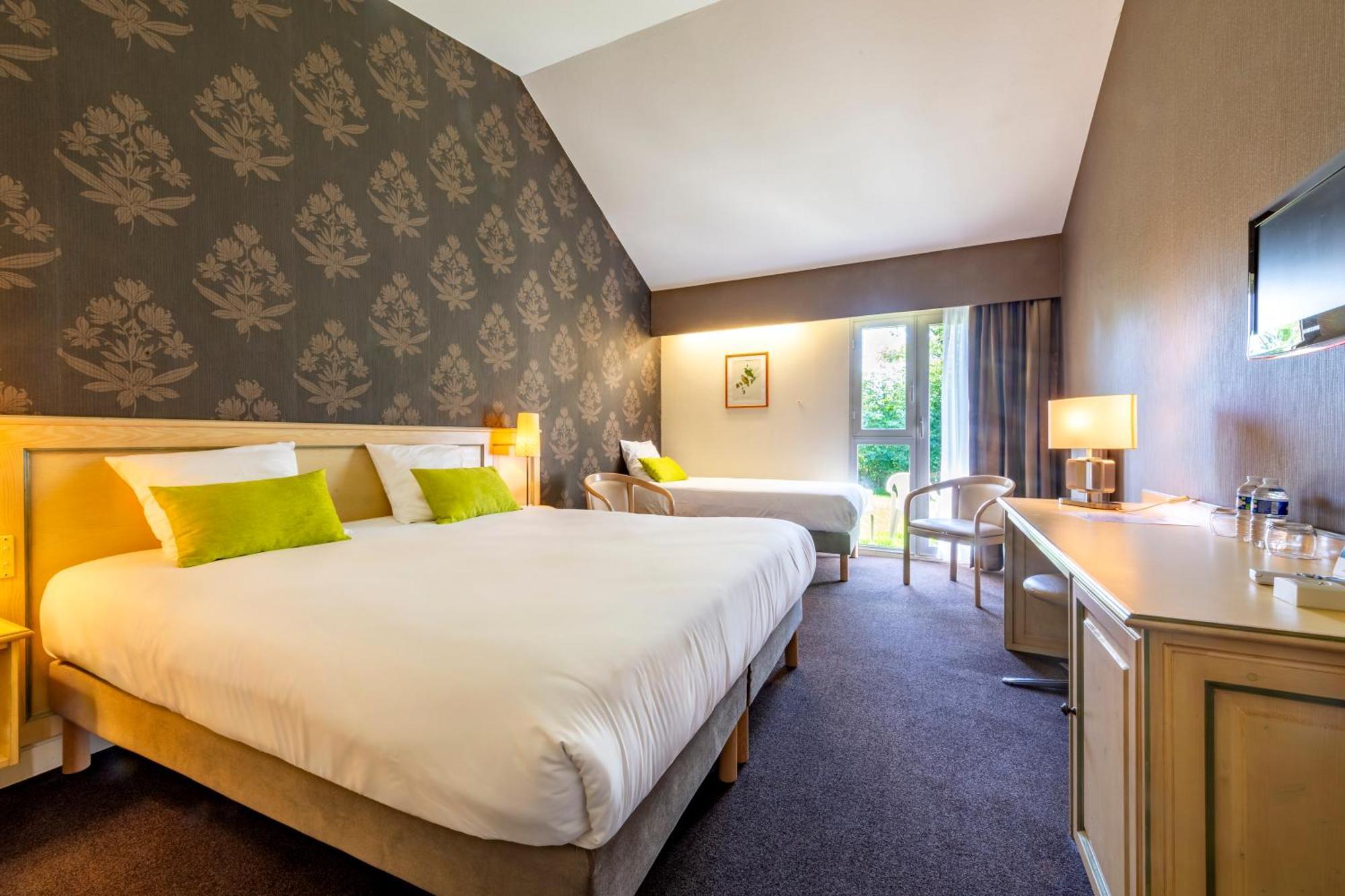 Le Relais Fleuri, Hotel Et Restaurant Logis - Avallon Sauvigny-le-Bois Exteriér fotografie